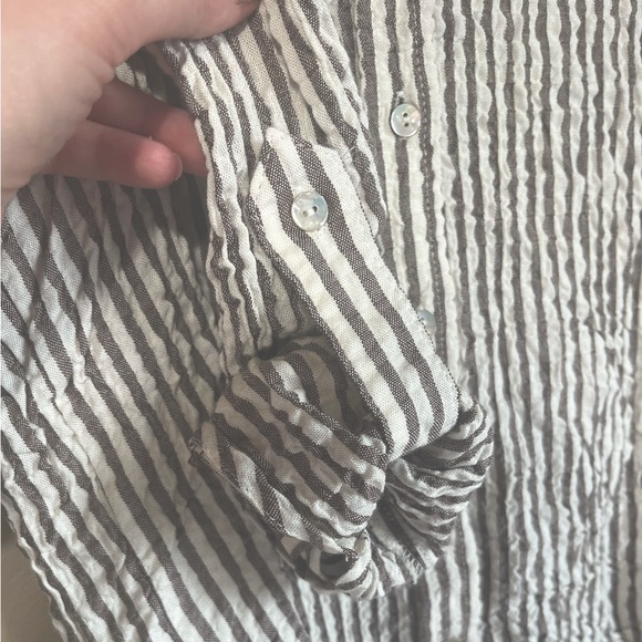 Flowy crinkle vertical striped button down long sleeve shirt brown/cream Lrg - Picture 2 of 14